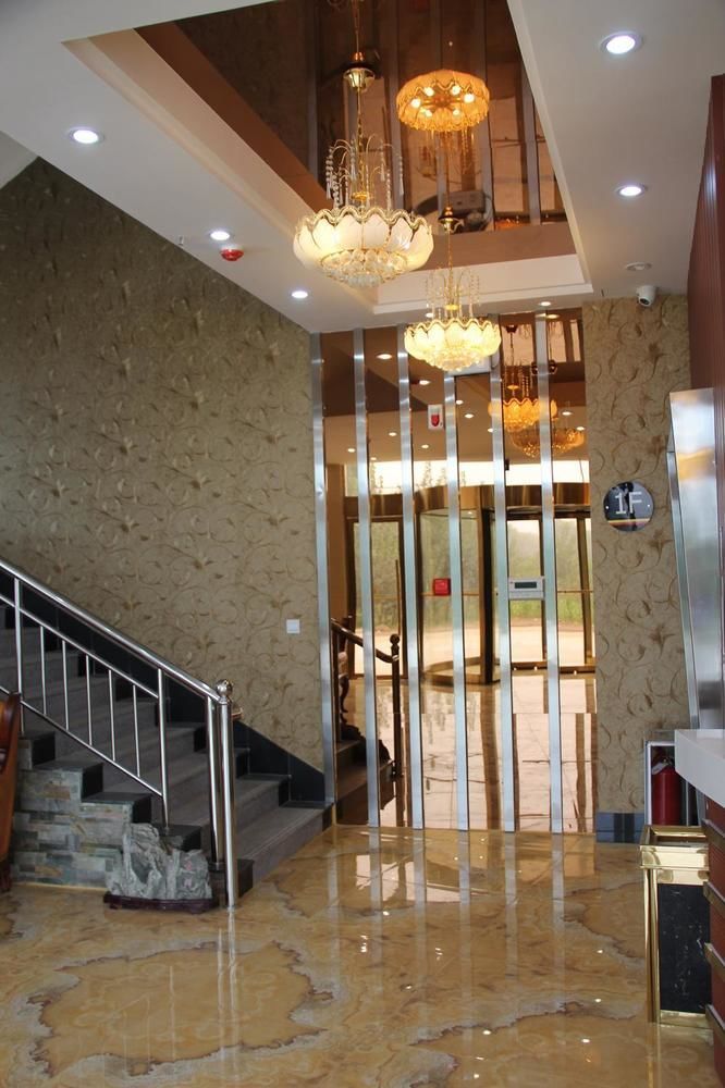 Super 8 Hotel จี่หนาน ภายนอก รูปภาพ