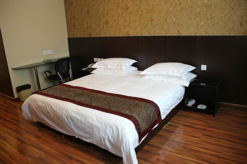 Super 8 Hotel จี่หนาน ภายนอก รูปภาพ