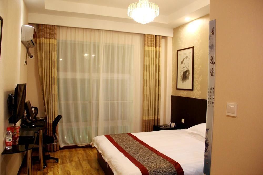 Super 8 Hotel จี่หนาน ภายนอก รูปภาพ