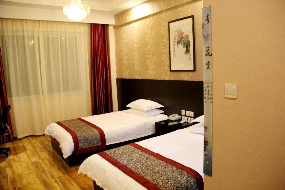 Super 8 Hotel จี่หนาน ภายนอก รูปภาพ