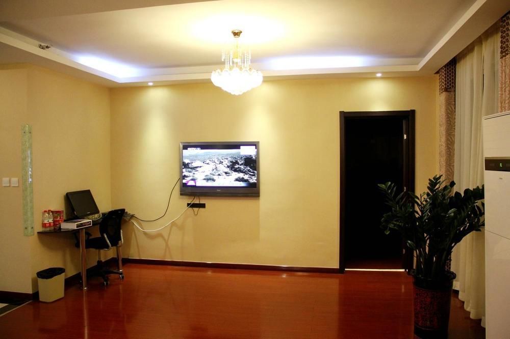 Super 8 Hotel จี่หนาน ภายนอก รูปภาพ